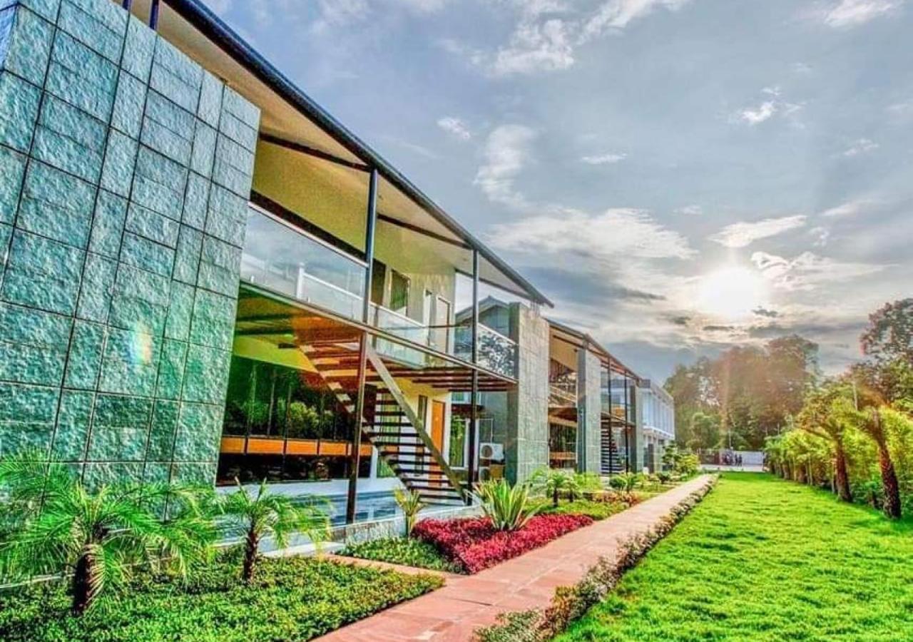 The Cloyster Resort And Spa Rāmnagar Exterior foto